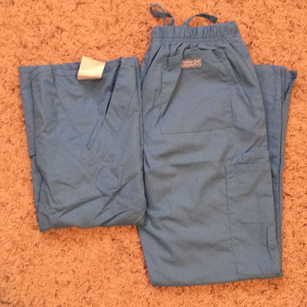 Scrub set